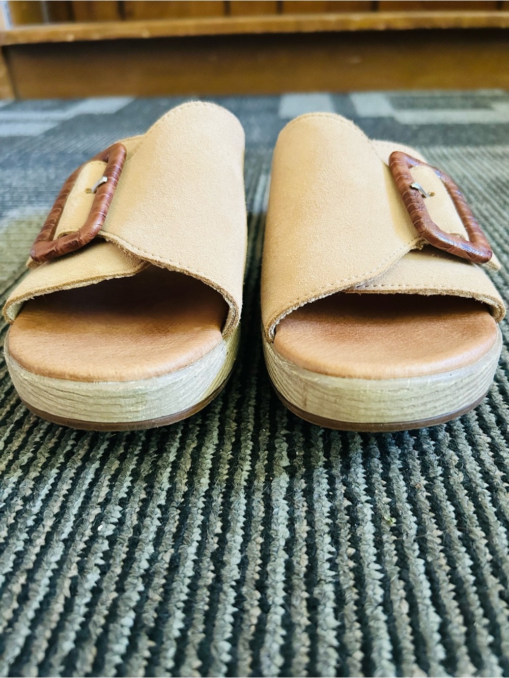 Remonte Soft Beige Suede DON56 Jerilyn Faux Buckle Mules Sandals size 39 8 - Picture 3 of 11